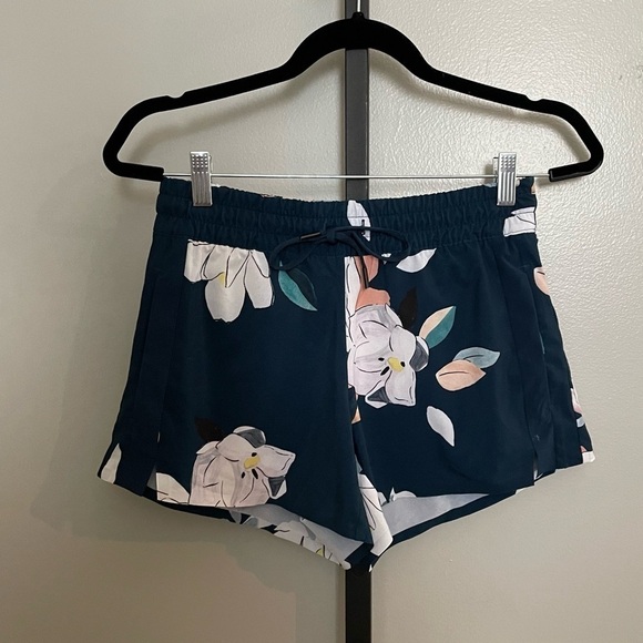 Athleta Printed Baja Short Coastal Floral Constellation Size 0 - Picture 2 of 6